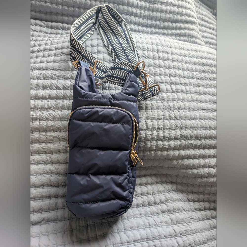 Wonderful Navy and Gold Crossbody Bag